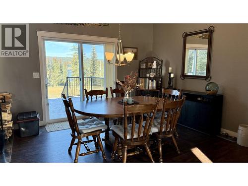6482 Watson Road, Horse Lake, BC - Indoor Photo Showing Dining Room