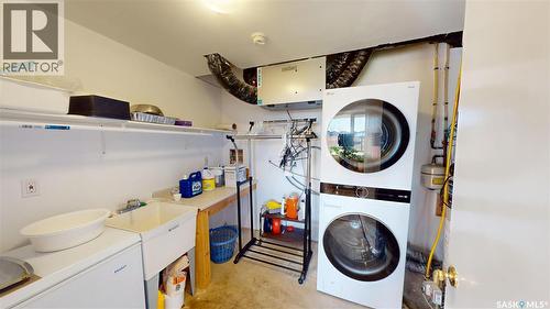 242 Whalley Crescent, Saskatoon, SK - Indoor Photo Showing Laundry Room