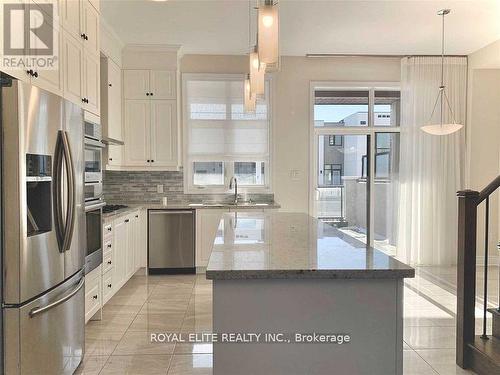 605 MARC SANTI BOULEVARD  Vaughan, ON L6A 4Z8