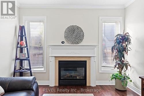 25 Colonel Lyall Street, St. Catharines (Secord Woods), ON - Indoor Photo Showing Living Room With Fireplace