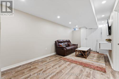 25 Colonel Lyall Street, St. Catharines (Secord Woods), ON - Indoor