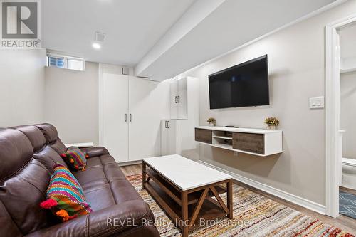 25 Colonel Lyall Street, St. Catharines (Secord Woods), ON - Indoor