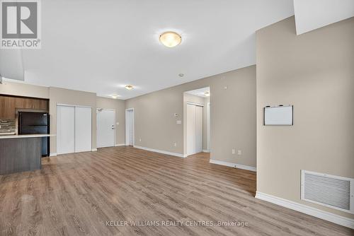 408 - 40 Ferndale Drive S, Barrie, ON - Indoor Photo Showing Kitchen