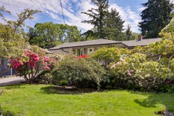 1233 Tattersall Dr  Saanich, BC V8P 1Y8