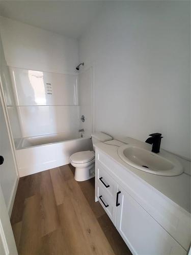 83 Harry Waytiuk Drive, East Selkirk, MB - Indoor Photo Showing Bathroom