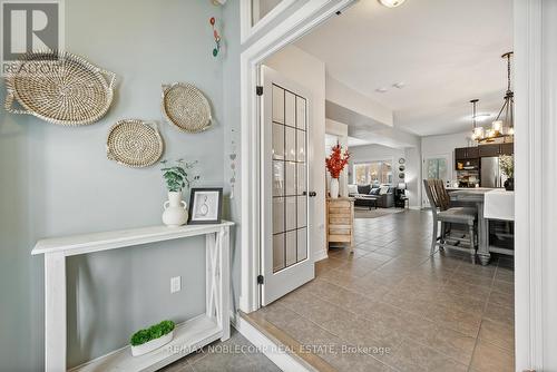 64 Carleton Trail, New Tecumseth, ON - Indoor Photo Showing Other Room