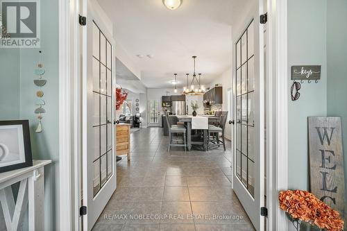 64 Carleton Trail, New Tecumseth, ON - Indoor