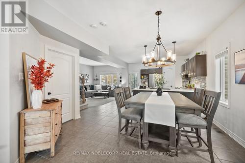 64 Carleton Trail, New Tecumseth, ON - Indoor Photo Showing Dining Room