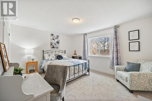 64 Carleton Trail, New Tecumseth, ON - Indoor Photo Showing Bedroom