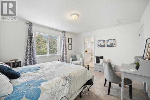 64 Carleton Trail, New Tecumseth, ON - Indoor Photo Showing Bedroom