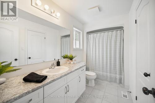 64 Carleton Trail, New Tecumseth, ON - Indoor Photo Showing Bathroom