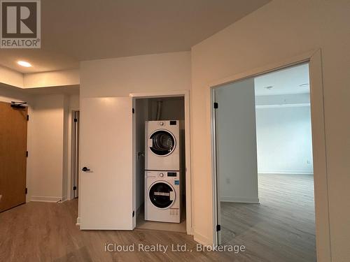 2106 - 2495 Eglinton Avenue W, Mississauga, ON - Indoor Photo Showing Laundry Room