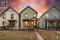 48 AIKMAN AVENUE  Hamilton, ON L8M 1P7