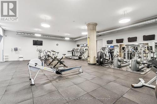 303 - 637 Lake Shore Boulevard W, Toronto, ON - Indoor Photo Showing Gym Room