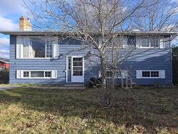 5 LUMSDEN Crescent  Lower Sackville, NS B4C 2H3