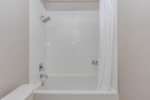 614-150 Main Street W, Hamilton, ON - Indoor Photo Showing Bathroom