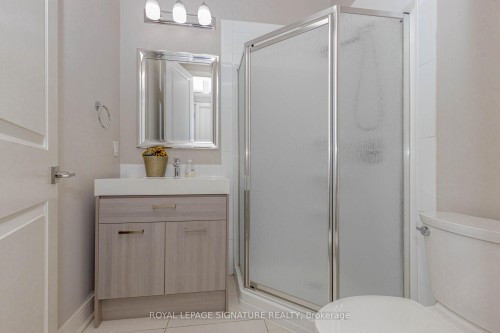 614-150 Main Street W, Hamilton, ON - Indoor Photo Showing Bathroom