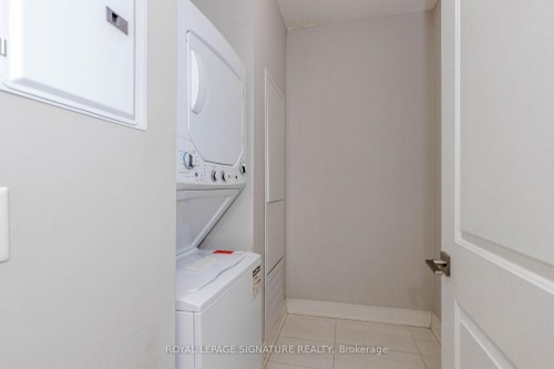 614-150 Main Street W, Hamilton, ON - Indoor Photo Showing Laundry Room