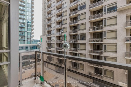 614-150 Main Street W, Hamilton, ON - Outdoor With Balcony With Facade