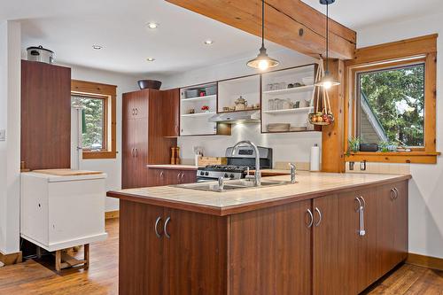 Cuisine - 104 Ch. Brière, Mont-Blanc, QC - Indoor Photo Showing Kitchen