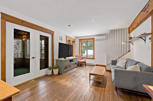 Salon - 104 Ch. Brière, Mont-Blanc, QC - Indoor Photo Showing Living Room