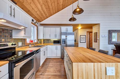 Kitchen - 513 Rue Chartier, Entrelacs, QC - Indoor Photo Showing Kitchen With Double Sink