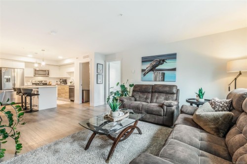 202-4820 Cedar Ridge Pl, Nanaimo, BC - Indoor Photo Showing Living Room