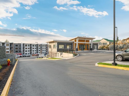 202-4820 Cedar Ridge Pl, Nanaimo, BC - Outdoor