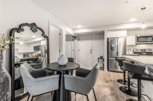 202-4820 Cedar Ridge Pl, Nanaimo, BC - Indoor Photo Showing Kitchen With Upgraded Kitchen