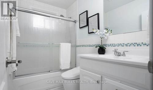 Main - 768 Olive Avenue, Oshawa, ON - Indoor Photo Showing Bathroom