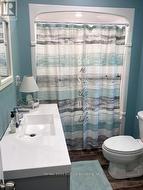 Newer 4-piece bath. - 