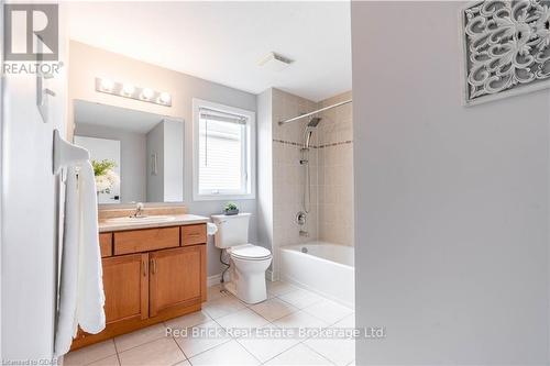 24 - 20 Shackleton Drive, Guelph (Grange Road), ON - Indoor Photo Showing Bathroom
