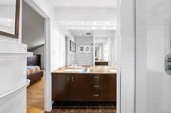 Salle de bains attenante à la CCP - 