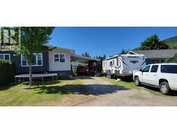 77 Juniper Avenue  Fruitvale, BC V0G 1L0