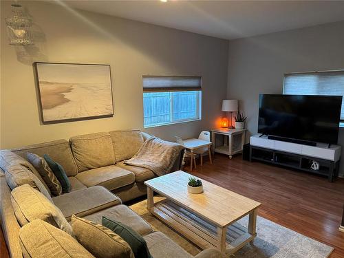 145 1St Street, Brandon, MB - Indoor Photo Showing Living Room