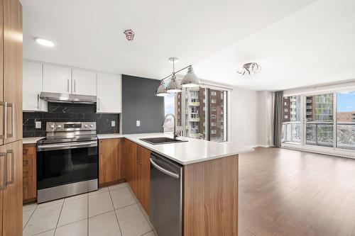 Cuisine - 680-9950 Place De L'Acadie, Montréal (Ahuntsic-Cartierville), QC - Indoor Photo Showing Kitchen