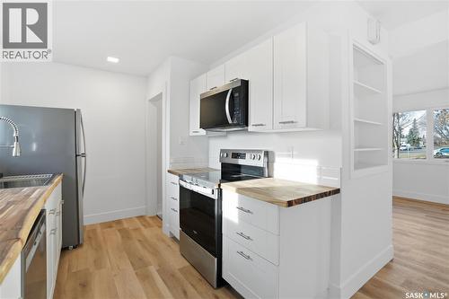 1492 92Nd Street, North Battleford, SK - Indoor Photo Showing Kitchen