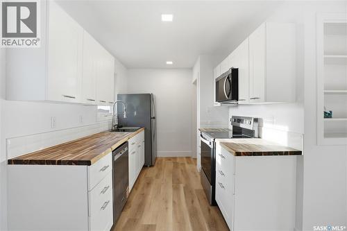 1492 92Nd Street, North Battleford, SK - Indoor Photo Showing Kitchen