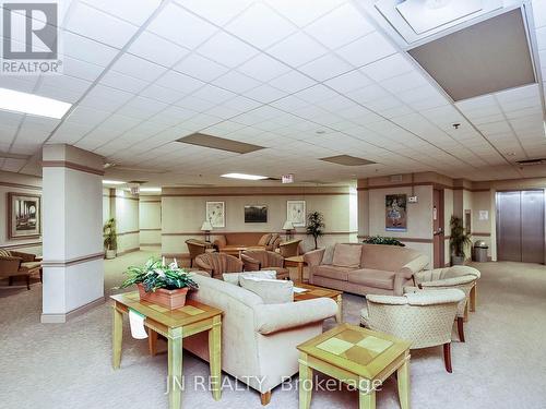 109 - 10 Dayspring Circle, Brampton, ON - Indoor Photo Showing Living Room