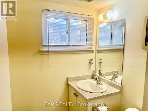 19 Darras Court, Brampton, ON - Indoor Photo Showing Bathroom