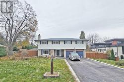 871 SWISS HEIGHTS  Oshawa, ON L1K 2B1