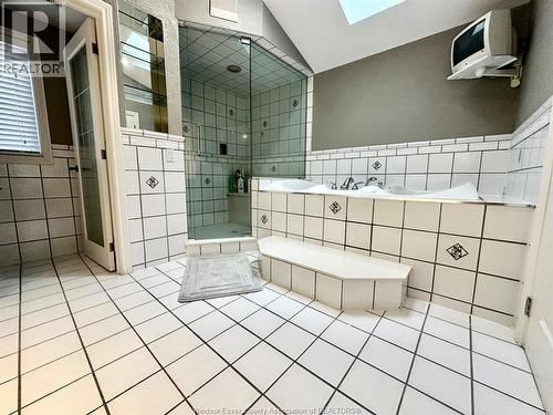 3748 Ouellette Avenue, Windsor, ON - Indoor