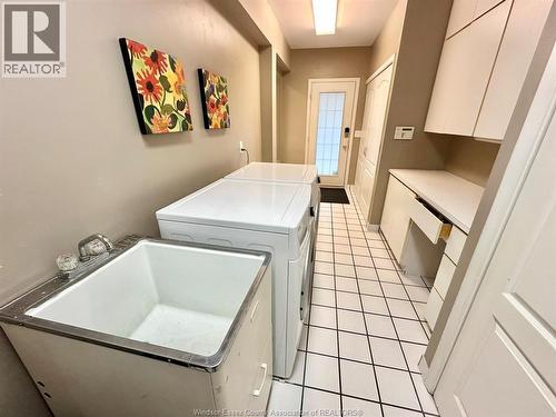 3748 Ouellette Avenue, Windsor, ON - Indoor Photo Showing Laundry Room