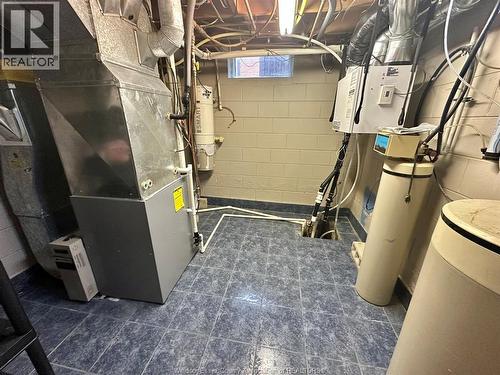 3748 Ouellette Avenue, Windsor, ON - Indoor Photo Showing Basement