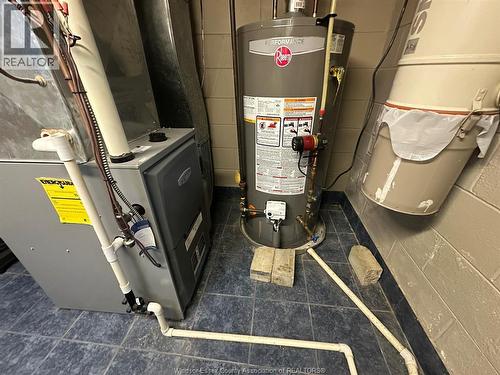 3748 Ouellette Avenue, Windsor, ON - Indoor Photo Showing Basement