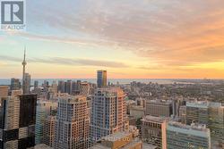 5712 - 7 GRENVILLE STREET  Toronto, ON M4Y 0E9