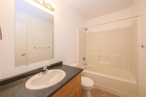 289 Simcoe St, Winnipeg, MB 