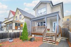 289 Simcoe ST  Winnipeg, MB R3G 1V9