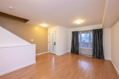 289 Simcoe St, Winnipeg, MB 