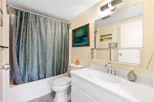 8-270 Dollard Blvd, Winnipeg, MB 